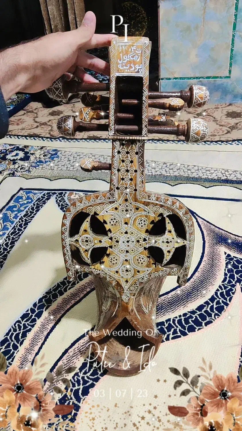 چنگ یا قیچک یا سروز|سازهای سنتی|بندرعباس, |دیوار