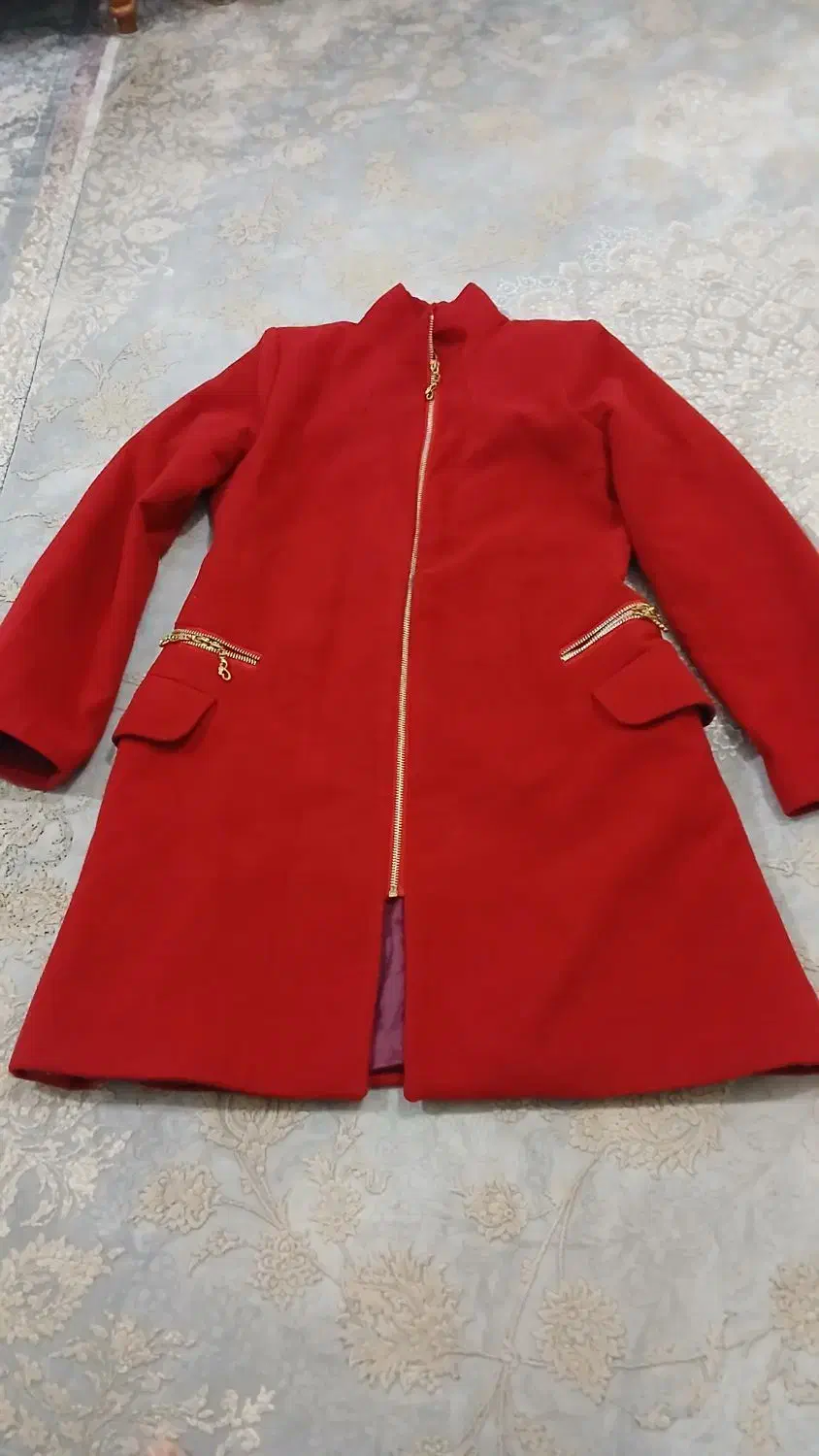 یک عددپالتو.ویک عددشونیز|لباس|کرج, کمال‌شهر|دیوار