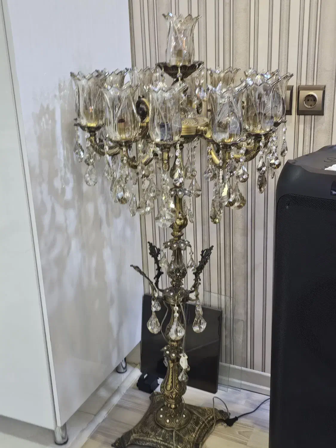 لوستر.کنار سالنی ودیواری|لوستر و چراغ آویز|شاهینشهر, مخابرات (شهید بهشتی)|دیوار