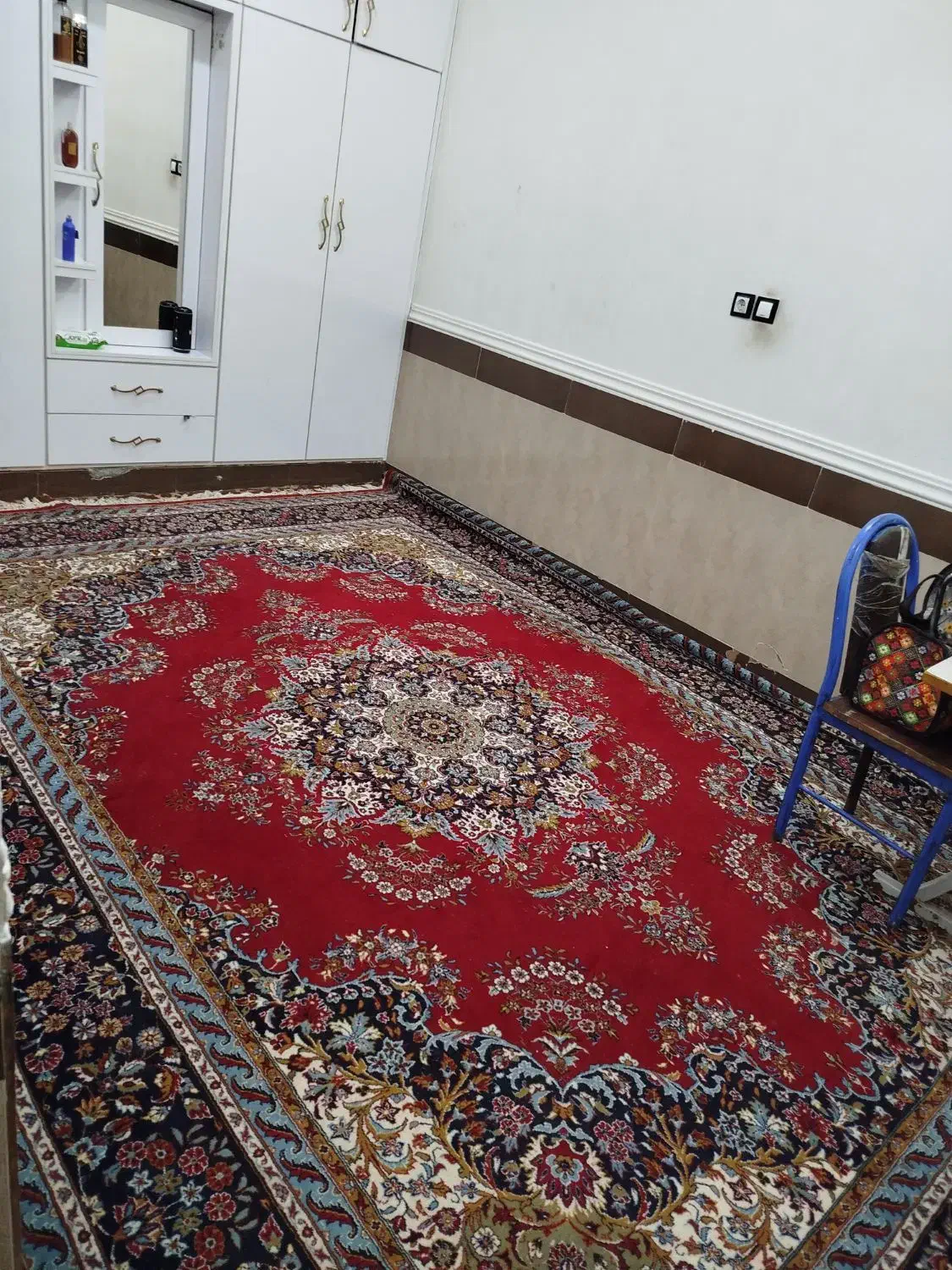 قالی بسیار تمیز دست بافت ۱۲ متری بدون پارگی|فرش|اهواز, اسلام آباد غربی|دیوار