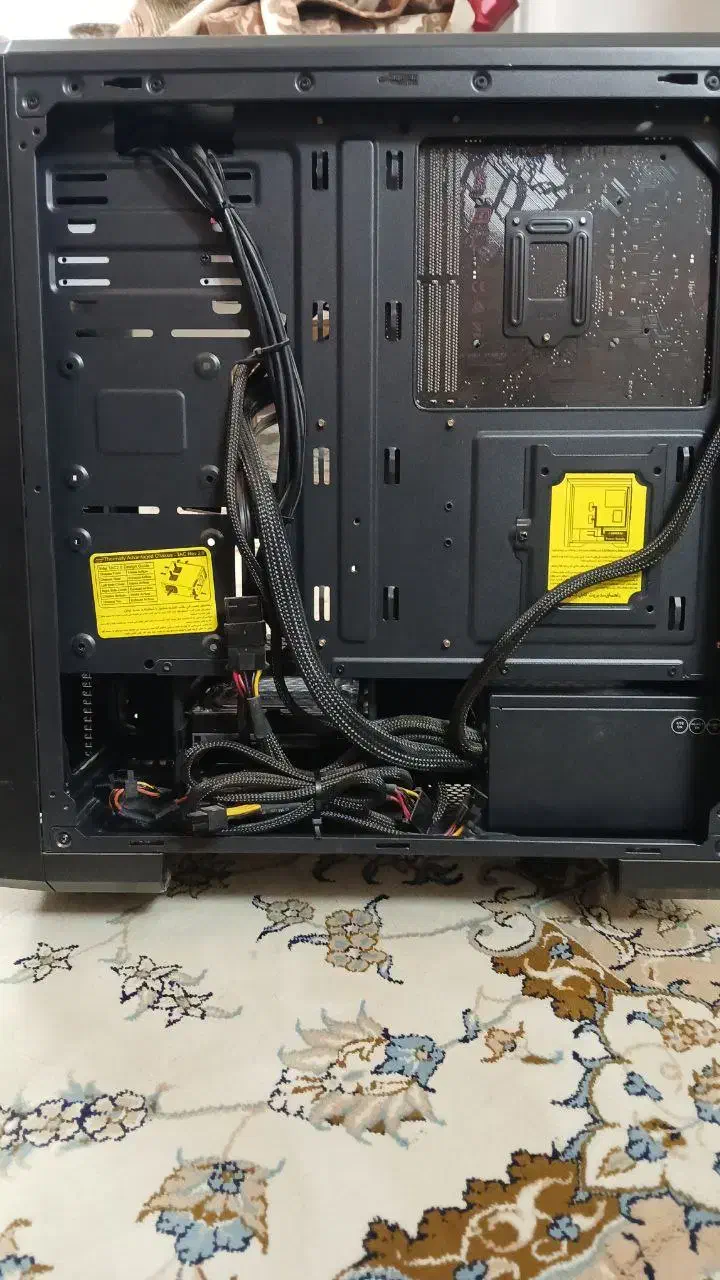 کامپیوتر|رایانه رومیزی|ری, شهرک نظامی|دیوار