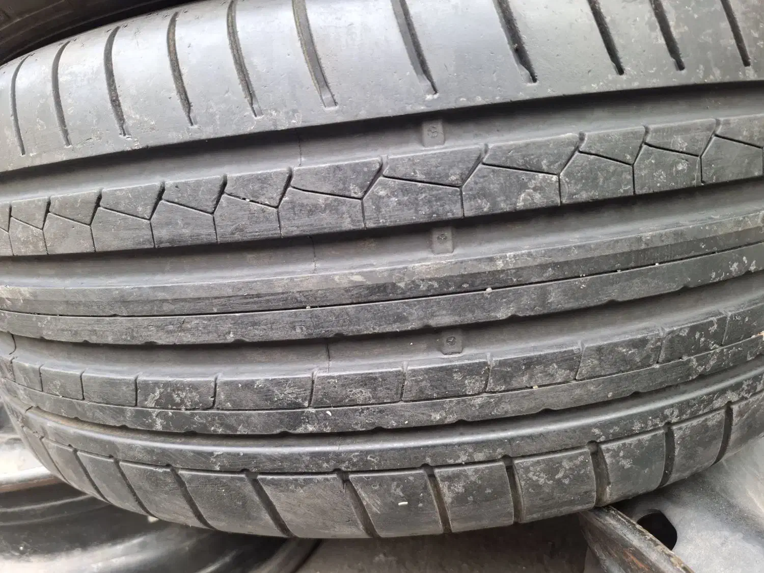 لاستیک دانلوپ بی ام و رانفلد ۲۴۵/۴۰/۱۹|قطعات یدکی و لوازم جانبی|تهران, هفت چنار|دیوار