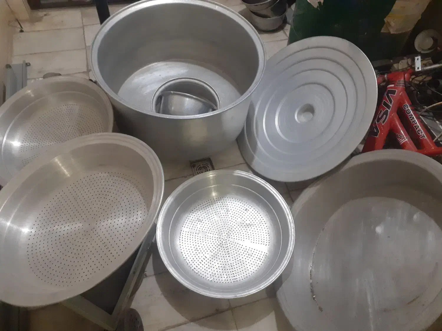 قابلمه وظروف روحی|ظروف پختوپز|اقبالیه, |دیوار