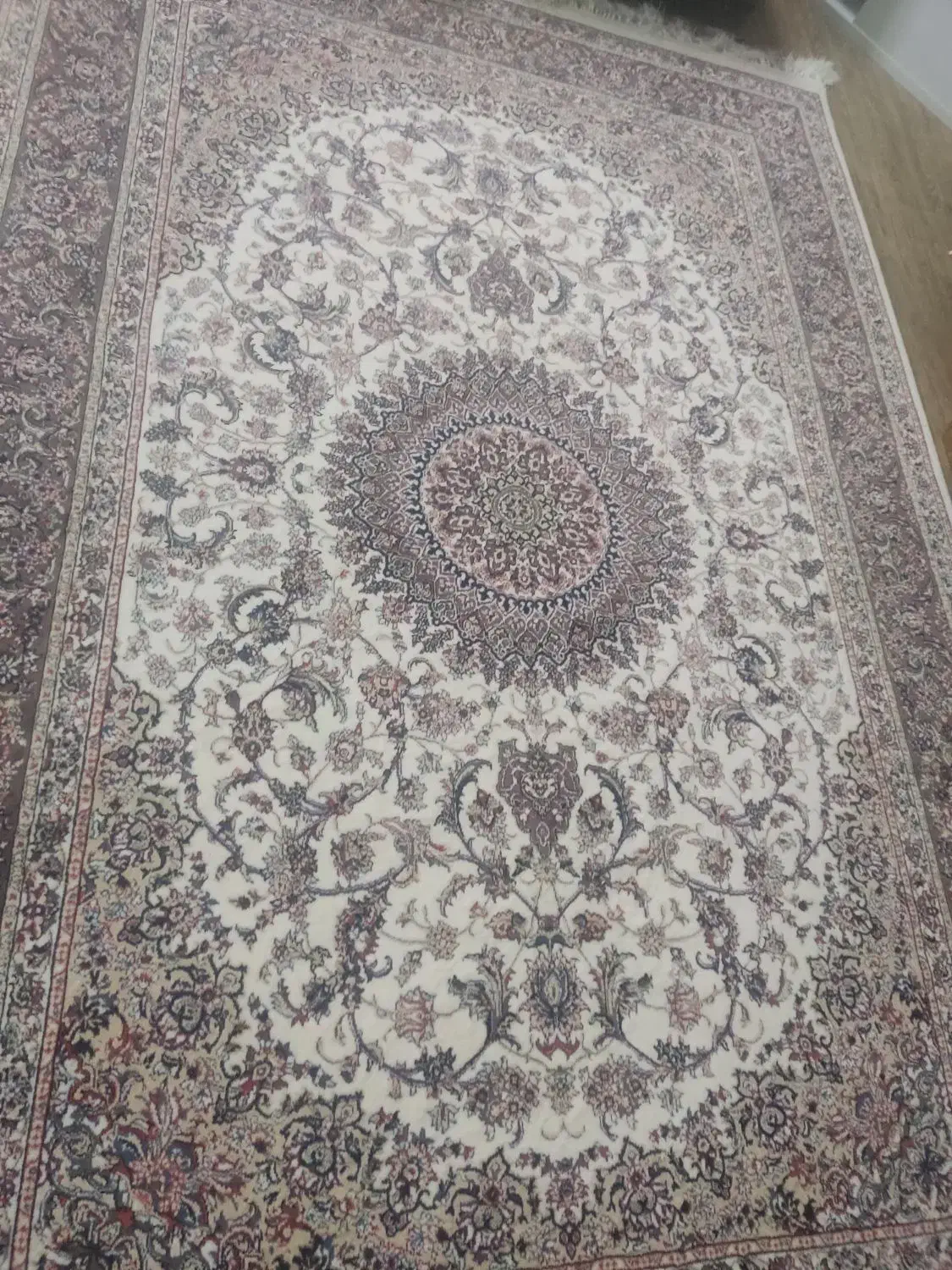 فرش ستاره طلایی ملت|فرش|اصفهان, الهیه|دیوار