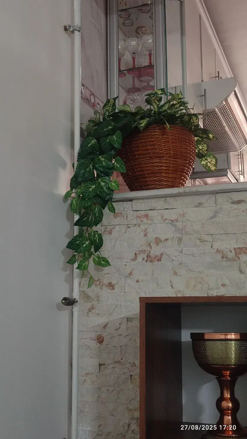 گل وگلدان|گل مصنوعی|قم, دروازه چوبی|دیوار