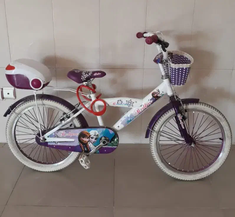 ماشین شارژی ، دوچرخه دخترانه ۲۰|دوچرخه، اسکیت، اسکوتر|شاهینشهر, ۹ دی|دیوار