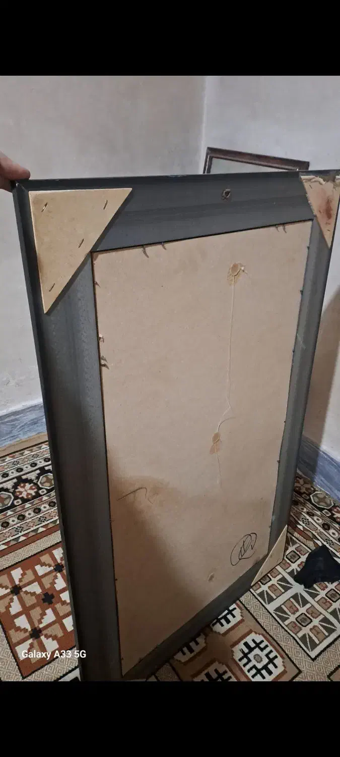 آینه|آینه|قلعه شاهین, |دیوار