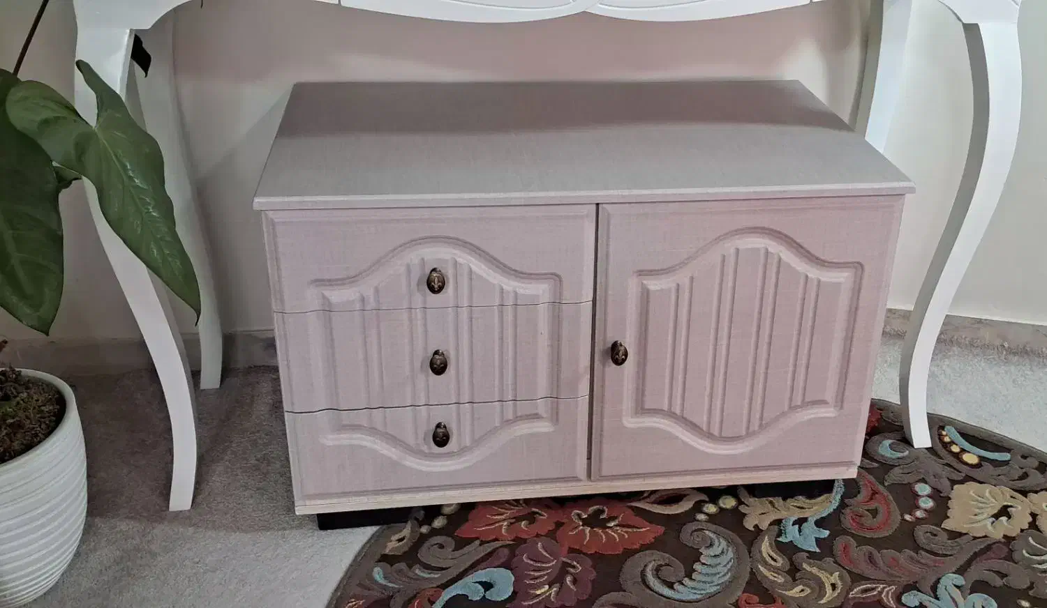 کمد یا پاتختی بزرگ|جاکفشی، کمد، دراور|اندیشه, اندیشه فاز ۴|دیوار