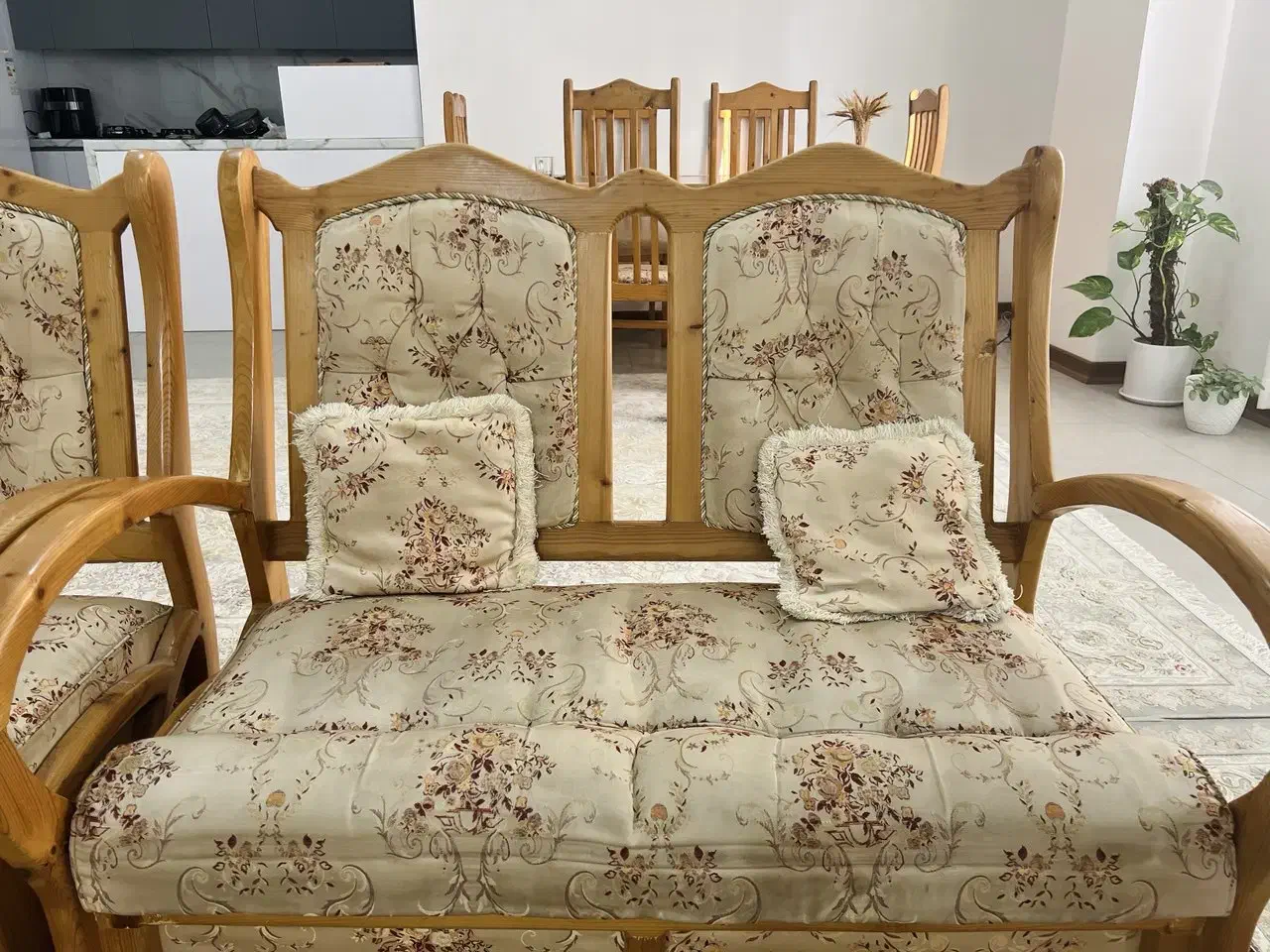 مبل ۸ نفره و میز نهار خوری ۶ نفره|مبلمان خانگی و میز عسلی|رشت, جهاد|دیوار