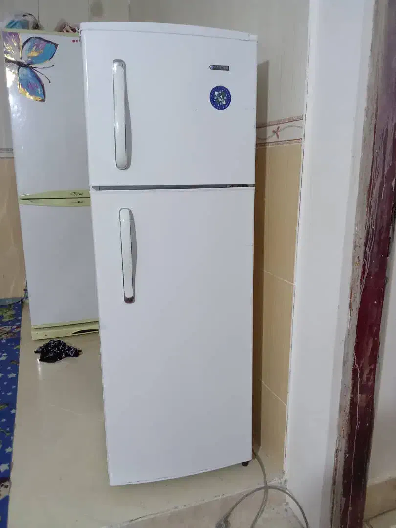 یخچال ایستکول ۱۲فوت سالم در حد نو|یخچال و فریزر|قلعه قاضی, |دیوار