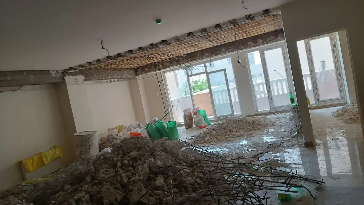 تخریب ساختمان وبتن کنی کلی وجزئی|خدمات پیشه و مهارت|تبریز, |دیوار