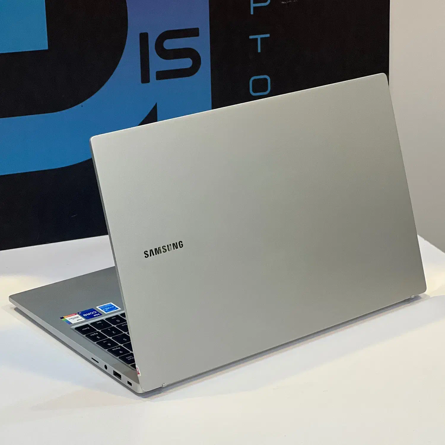 لپتاپ سامسونگ i7 نسل۱۳ سبک باریک قابل حمل samsung|رایانه همراه|تهران, فلسطین (میدان انقلاب)|دیوار