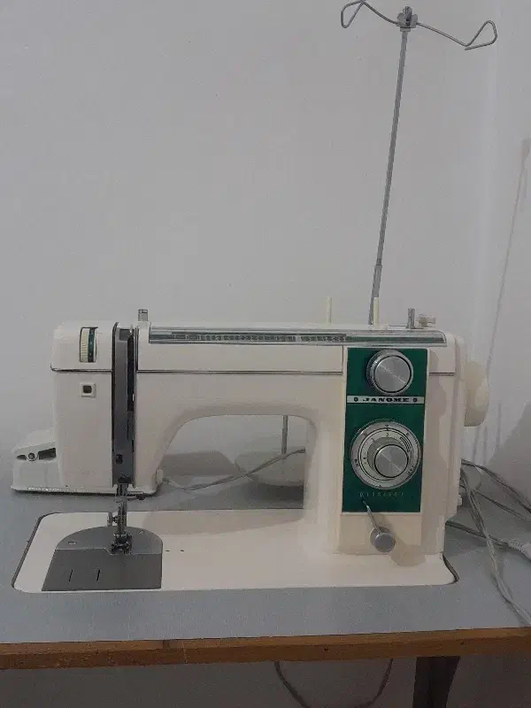 ۱۰۰۰۰۰۰۰تومان|چرخ خیاطی و ریسندگی|اشنویه, |دیوار