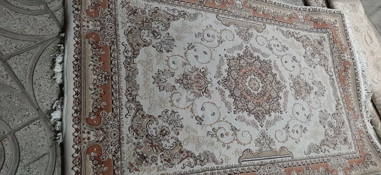 یک عددفرش۴متری و1عددگلیم فرش۵متری سالم|فرش|ماهدشت, |دیوار