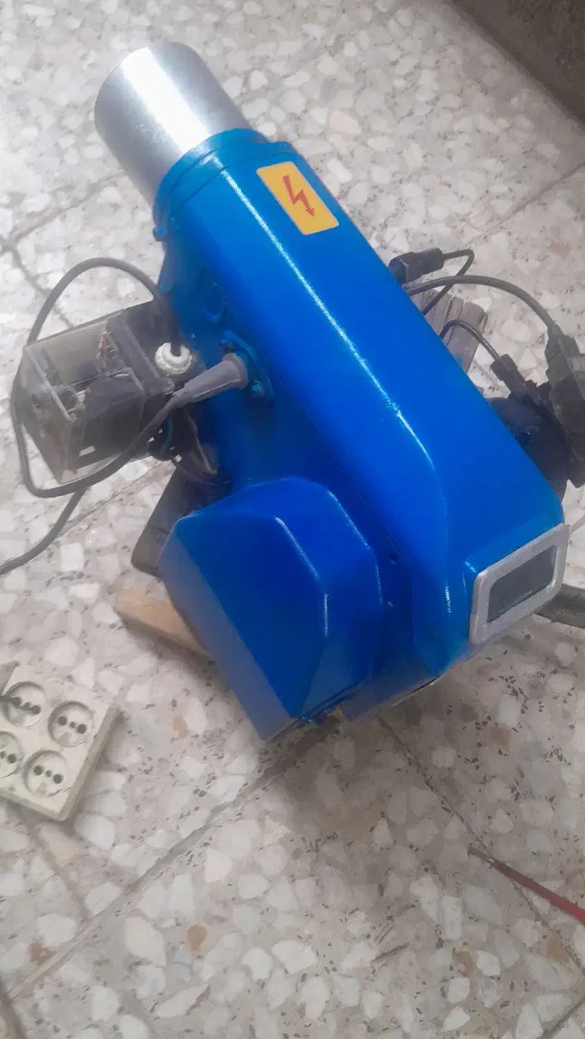 مشعل ۱تا۳ گازوئیلی ایران رادیاتور|آبگرمکن، پکیج، شوفاژ|رشت, استقامت ۲|دیوار