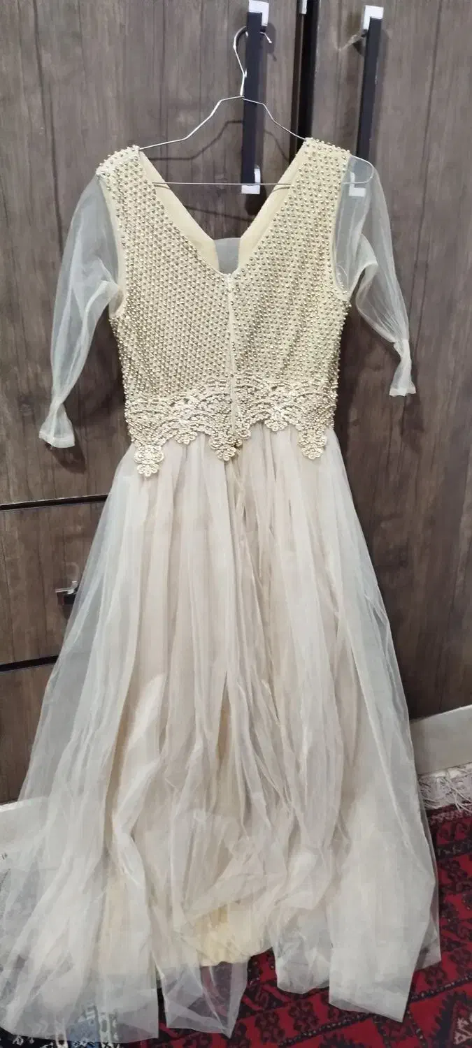 لباس مجلسی و نامزدی|لباس|سبزوار, شرق کال جنوبی (شمس آبادی)|دیوار