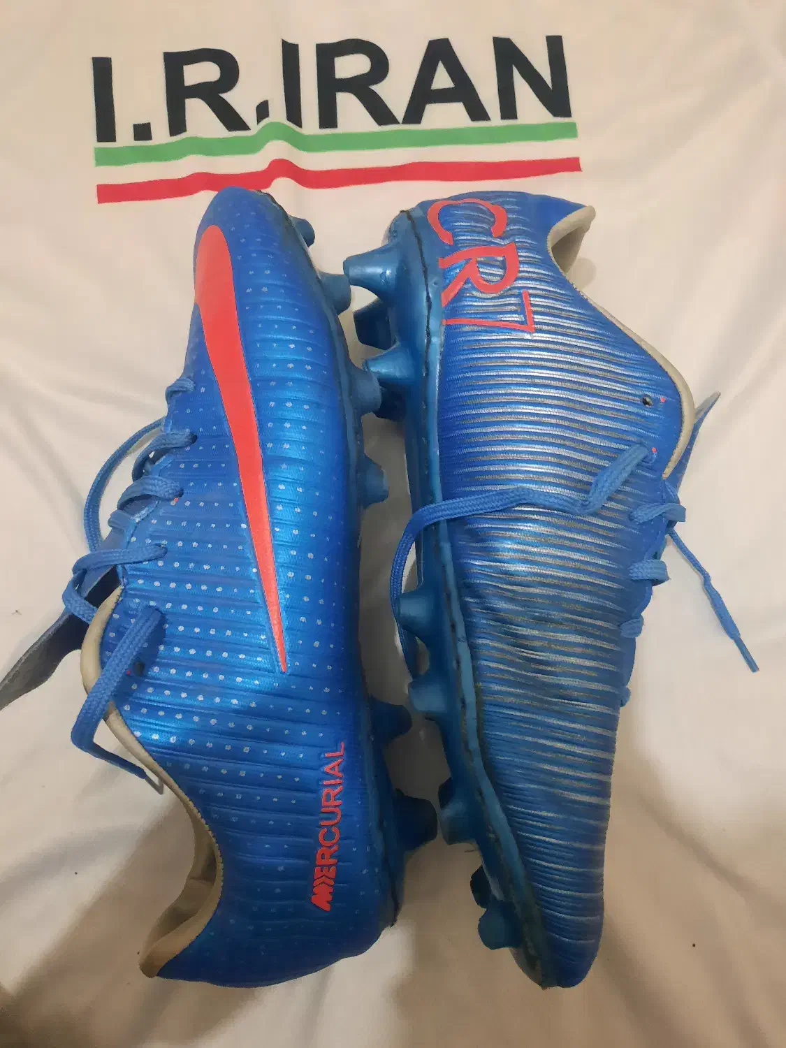 کفش ورزشی استوک|کیف، کفش، کمربند|خوی, |دیوار