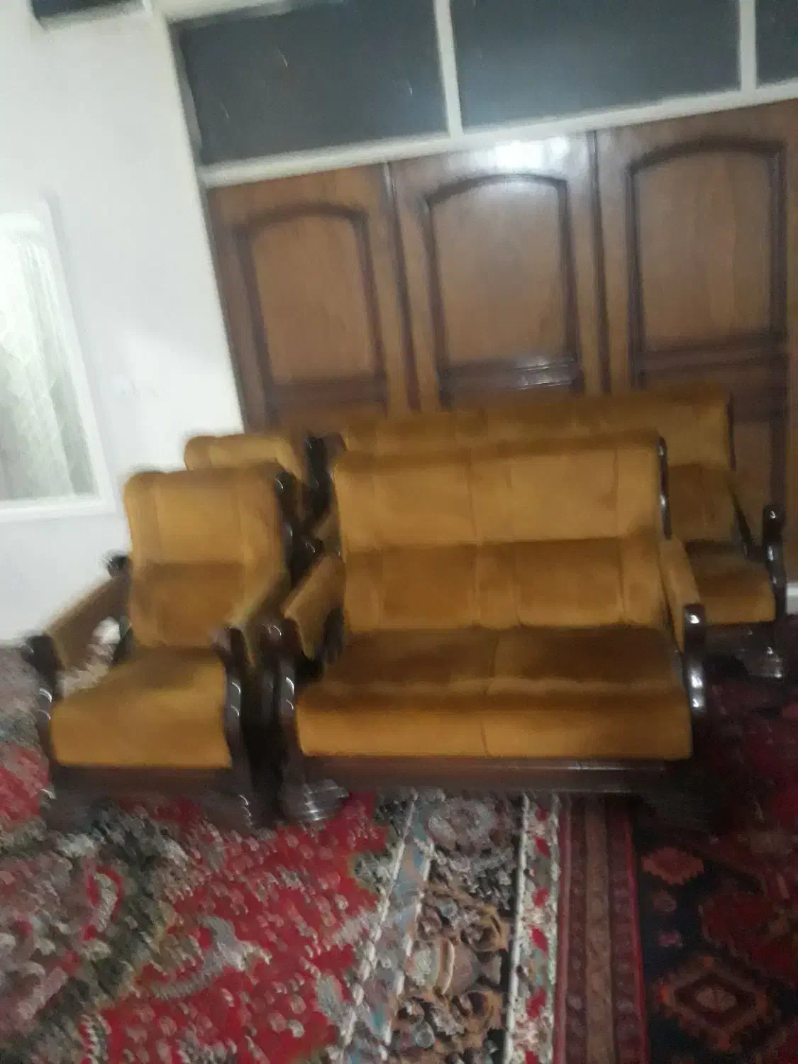 مبل هفت نفره راحتی|مبلمان خانگی و میز عسلی|میانه, |دیوار