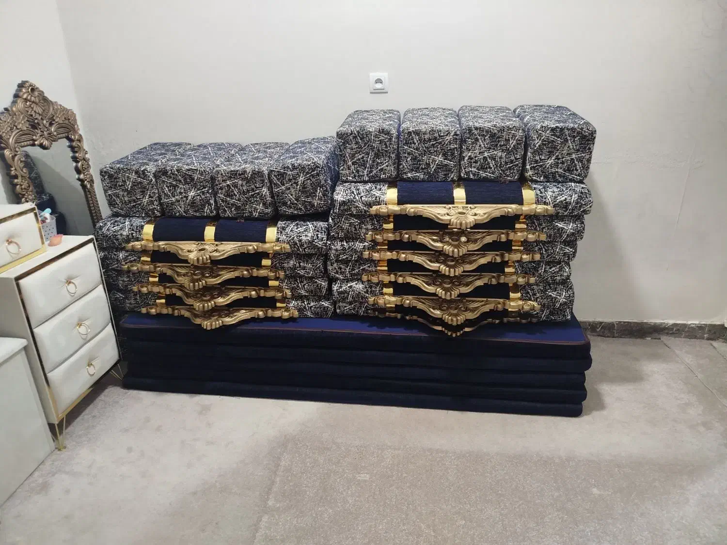 6عدد مبل خلیجی سرمه ای رنگ، درحد نو|مبلمان خانگی و میز عسلی|رامشیر, |دیوار