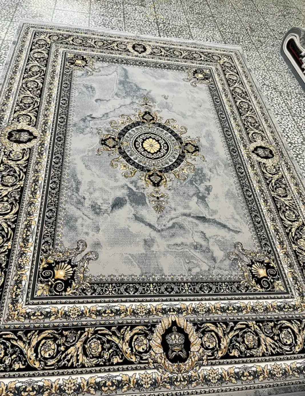 فرش ماشینی تخت فیروزه اطمینان،ورساچه نقره ای|فرش|ایلام, |دیوار