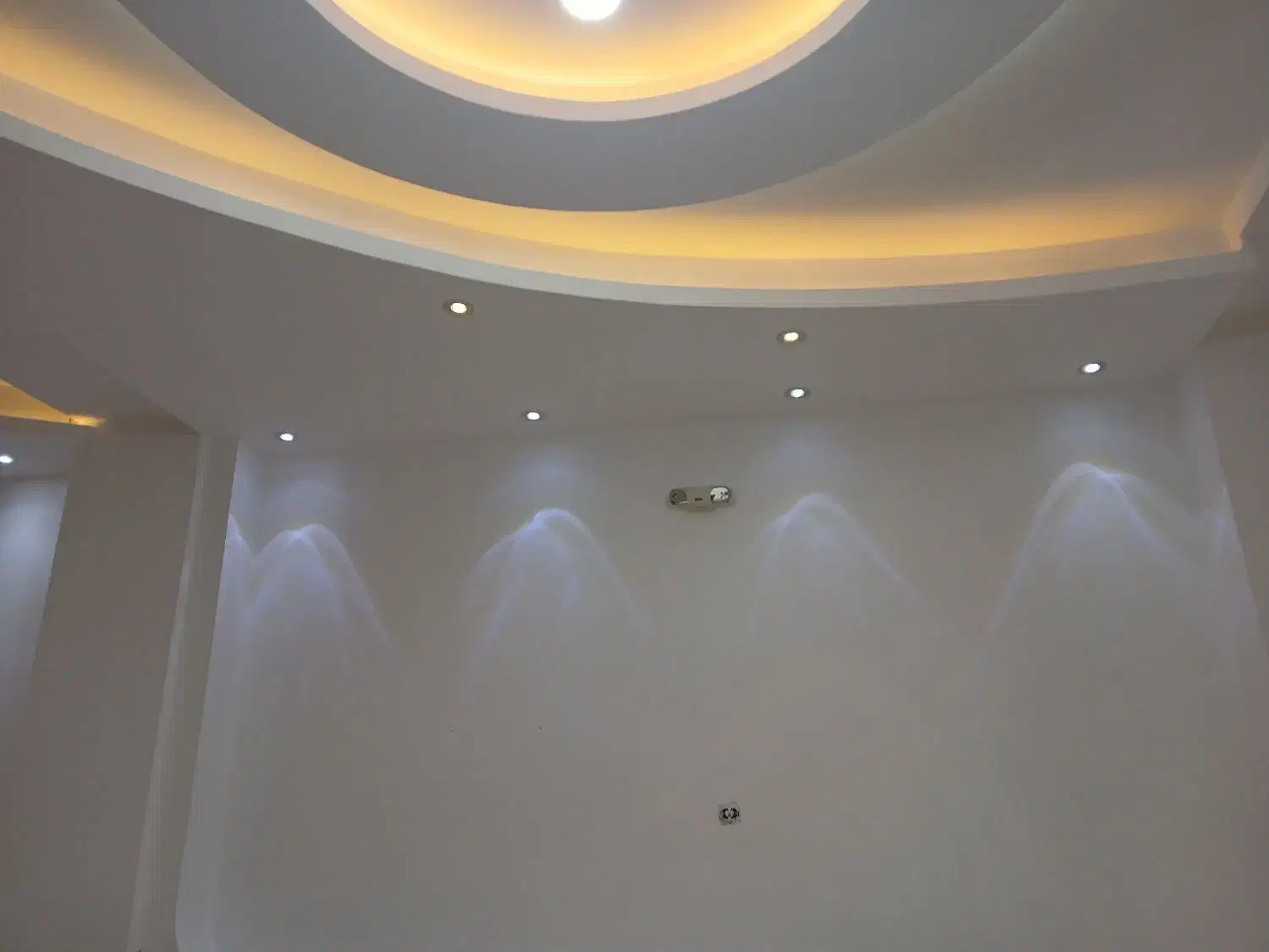 نقاشی ساختمان رنگ روغنی پلاستیک و اکرولیک|خدمات پیشه و مهارت|قزوین, |دیوار