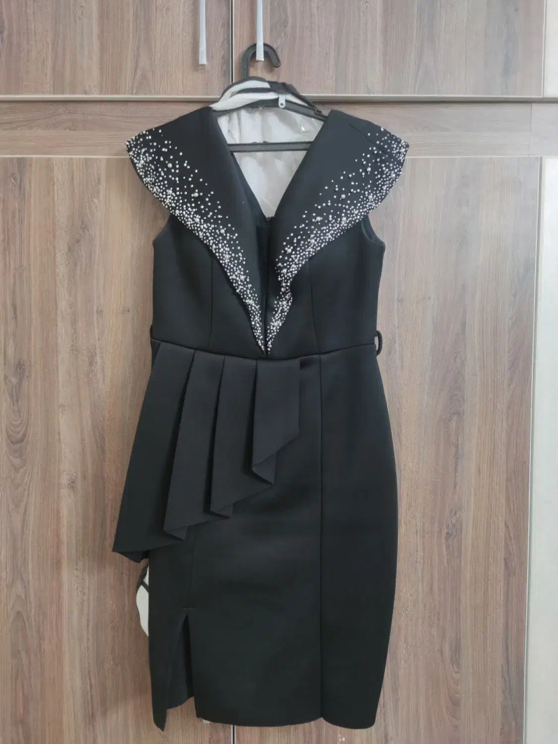 لباس مجلسی|لباس|اصفهان, برازنده|دیوار