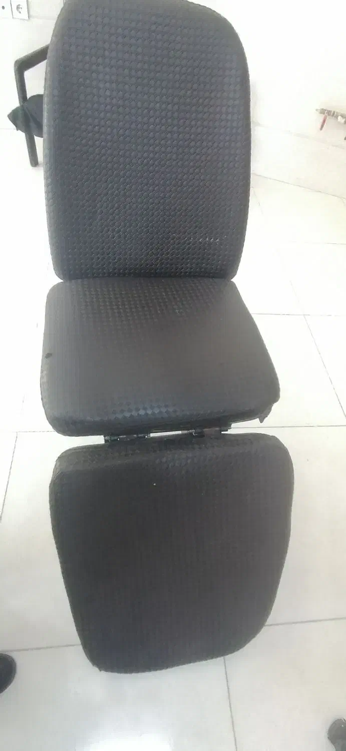 چند عدد صندلی آرایشگاه|آرایشگاه و سالن‌های زیبایی|شیراز, آزادگان|دیوار