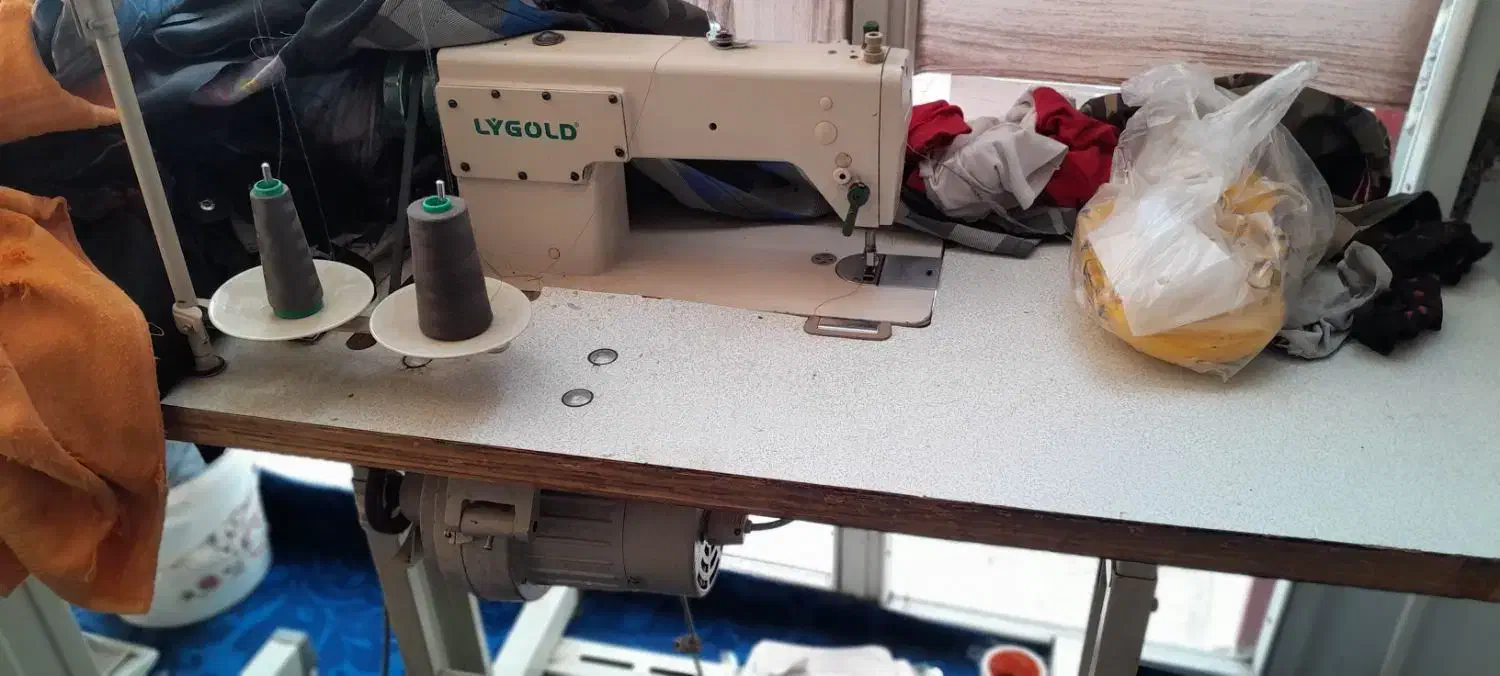 ۴ عدد چرخ فروشی|چرخ خیاطی و ریسندگی|خمینی‌شهر, |دیوار