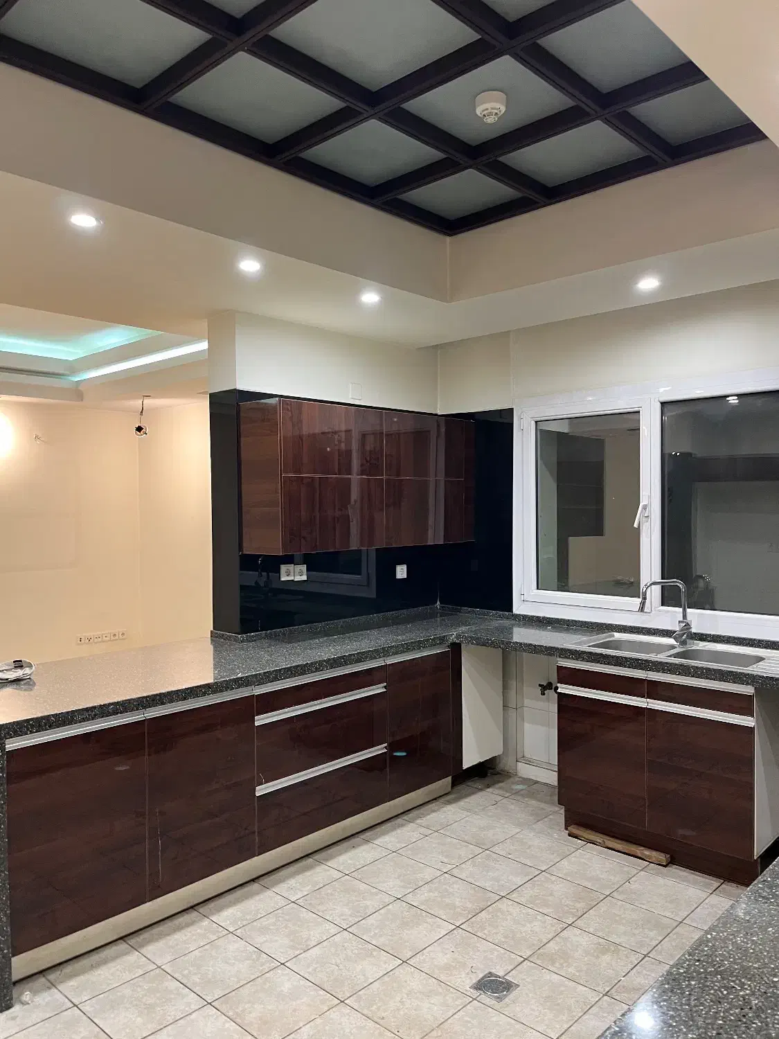 ۲۳۰متر مرجان /تراس قابل چیدمان/دید ویو|اجارهٔ آپارتمان|تهران, نیاوران|دیوار