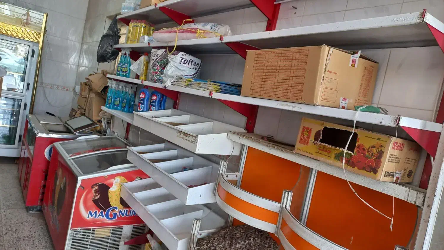 لوازم مغازه با تمامی اجناس بفروش میرسد|فروشگاه و مغازه|زابل, |دیوار