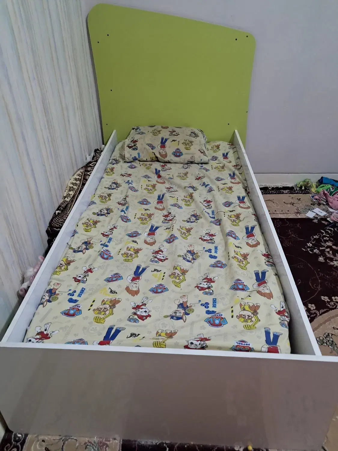 تخت کودک با تشک|تخت و صندلی بچه|شیراز, میانرود|دیوار