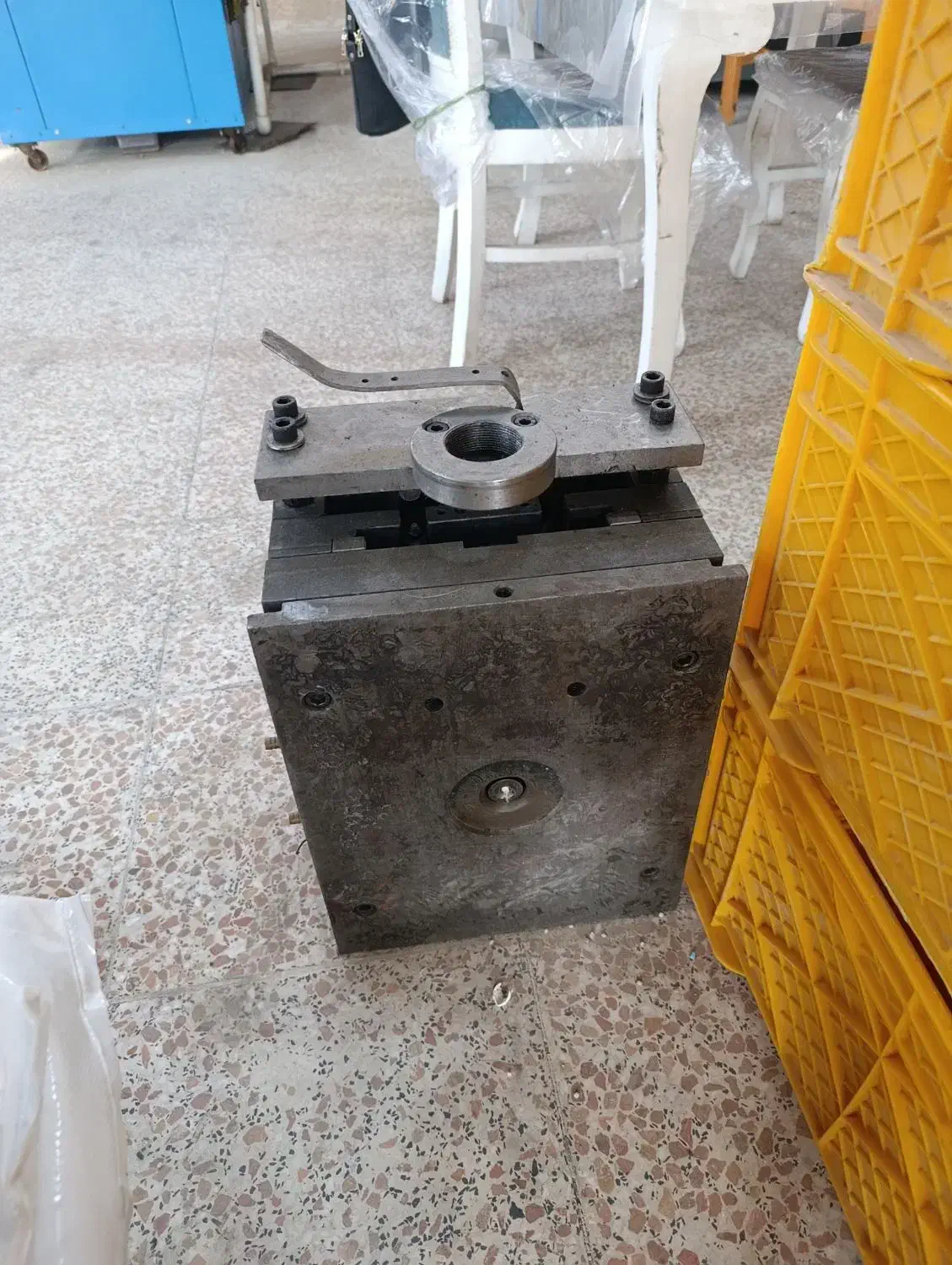 قالب تزریق پلاستیک|ماشین‌آلات صنعتی|ملارد, |دیوار