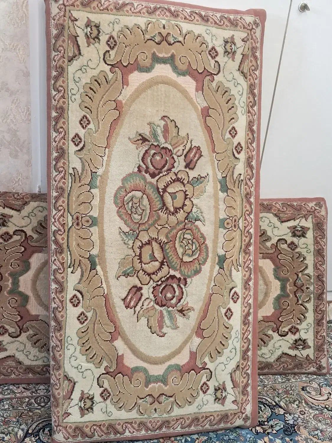 سه عدد پشتی ماشینی مطابق تصویر|پشتی|کرج, برغان|دیوار