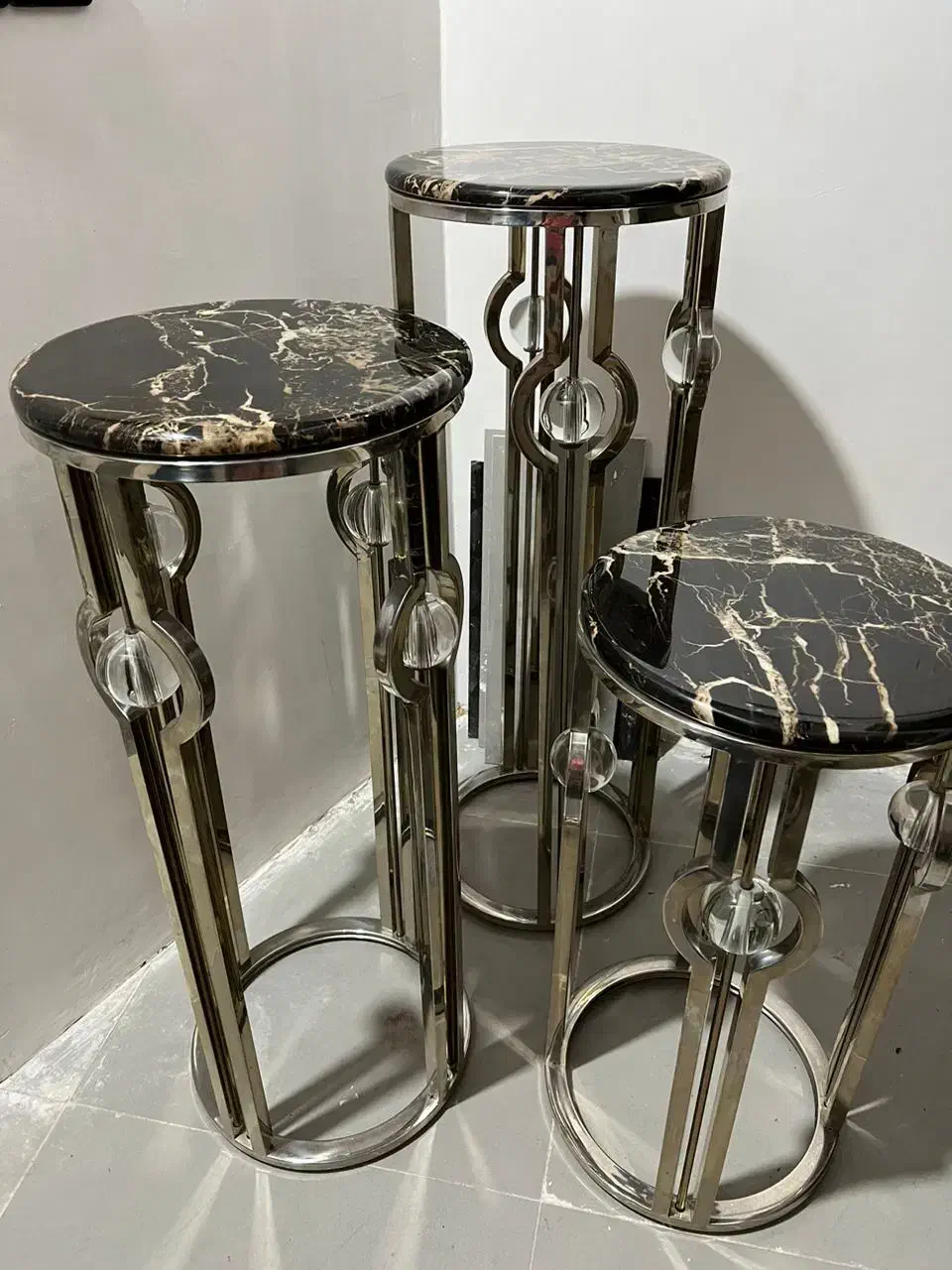 میز|مبلمان خانگی و میز عسلی|رشت, بلوار گیلان|دیوار