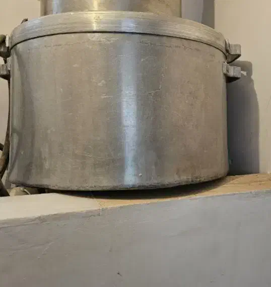 دیگ روحی|ظروف پخت‌وپز|قم, باغ پنبه|دیوار