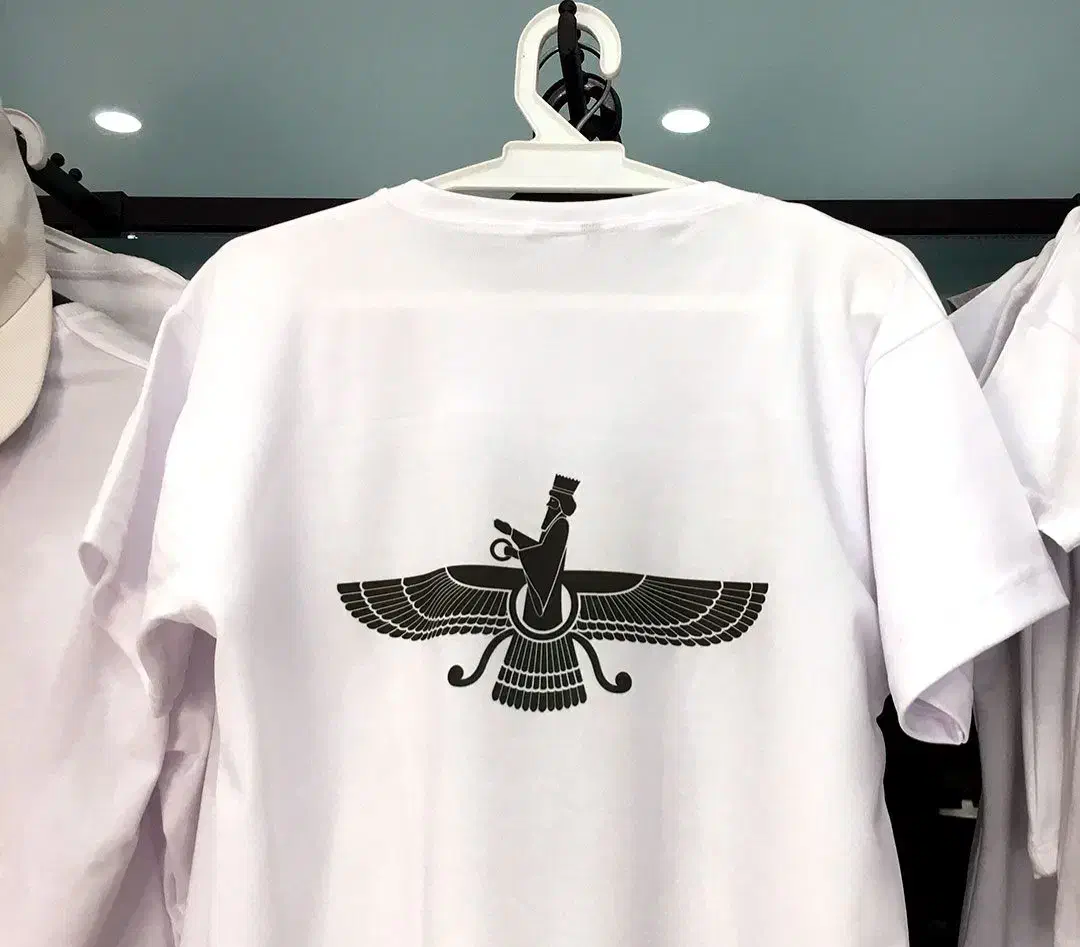 نقاشی طرح دلخواه قدیمی و جدید روی تیشرت|لباس|دامغان, |دیوار