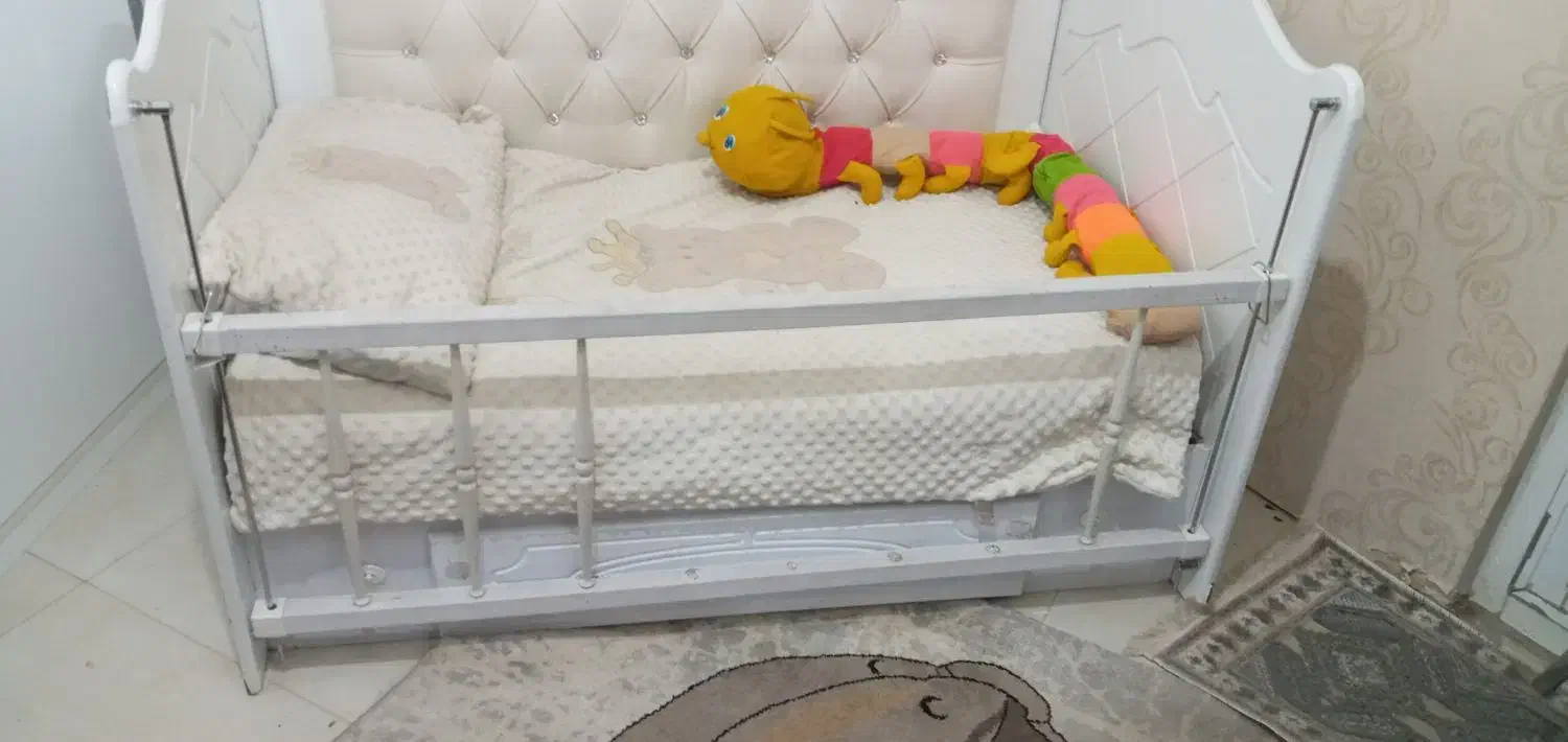 تخت کودک|تخت و صندلی بچه|ری, شهید بهشتی|دیوار