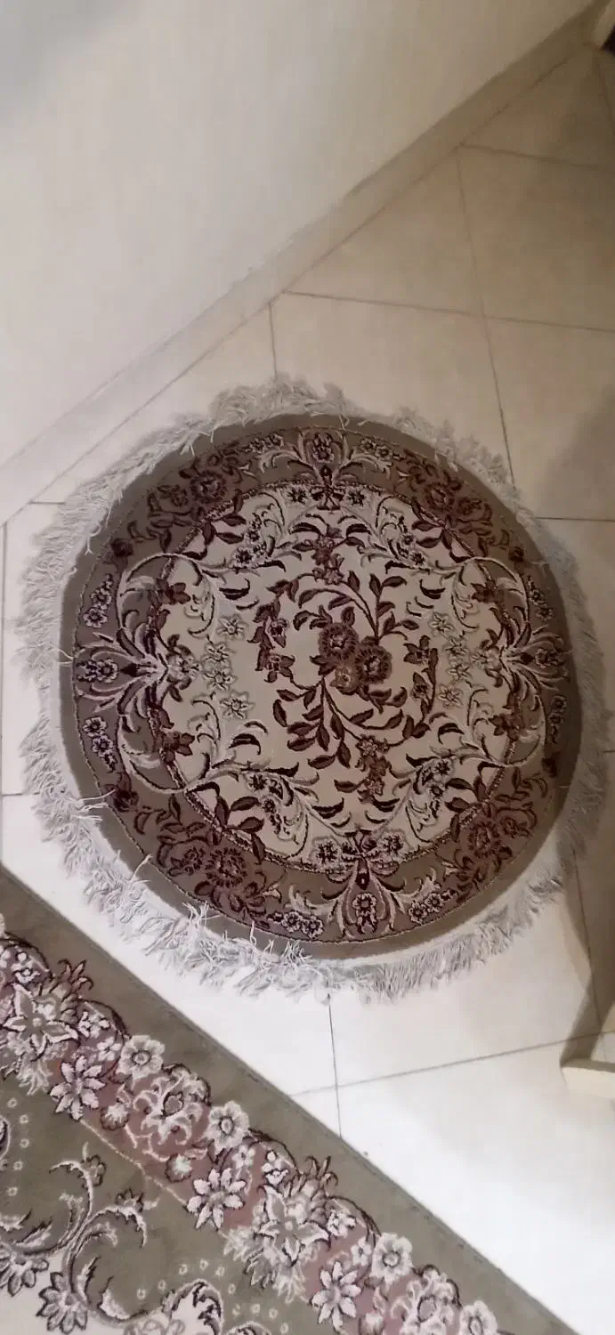 فرش ۱۲ و ۶ و پادری گرد یک متری|فرش|سمنان, |دیوار