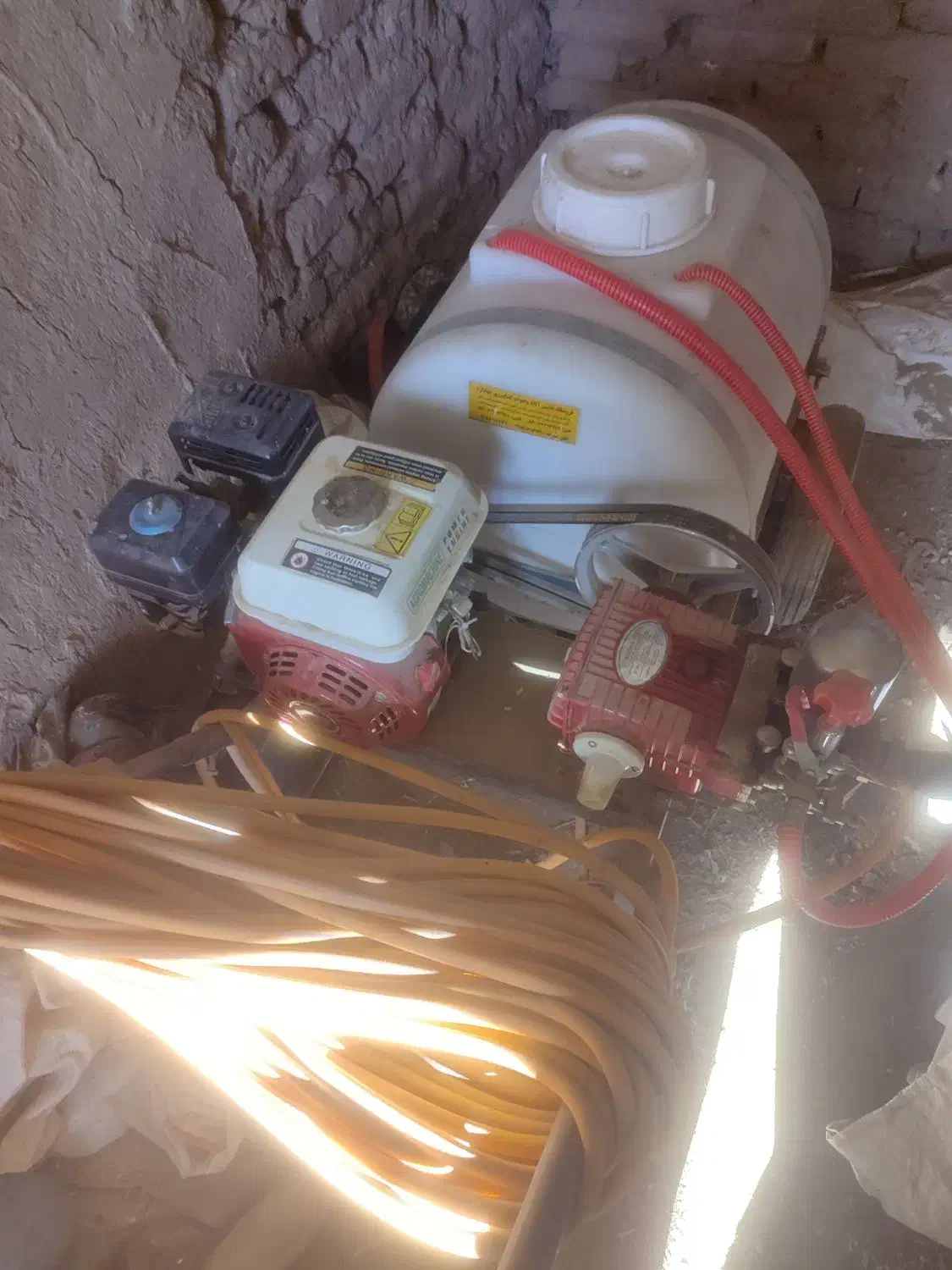 سم پاشی|ابزارآلات|مود, |دیوار