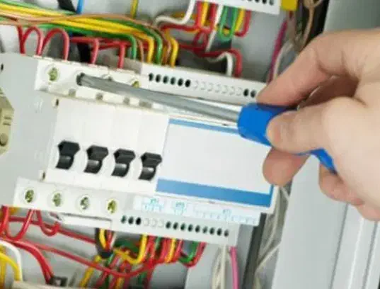 برق کشی ساختمان رفع اتصال نور پردازی|خدمات پیشه و مهارت|زهک, |دیوار