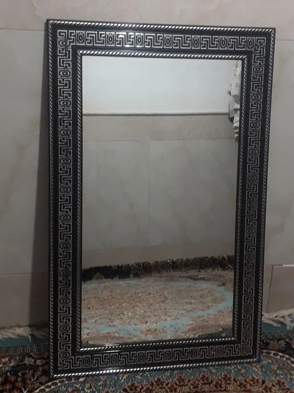 آینه قدی|آینه|قم, نیروگاه|دیوار