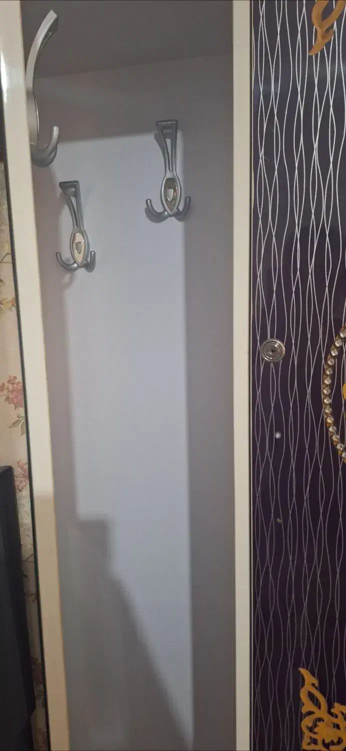 جاکفشی درحدنو|جاکفشی، کمد، دراور|اهواز, کوی جانبازان(دانش)|دیوار