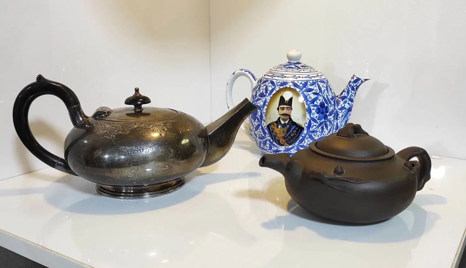 ۳عدد قوری قدیمی نوربلین، قلم آبی ناصری، ییشینگ چین|کلکسیون اشیاء عتیقه|نکا, |دیوار