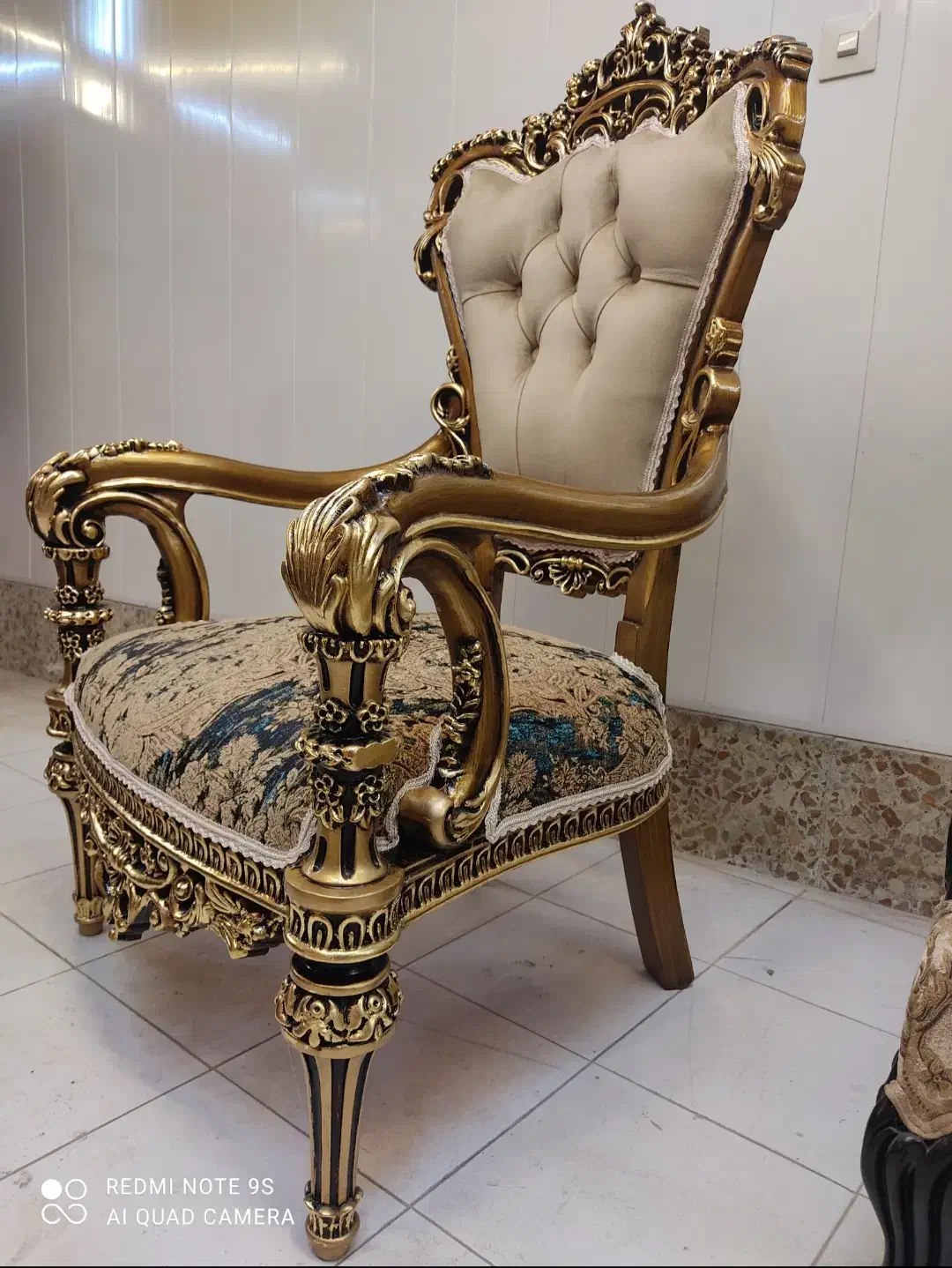 تولید و پخش انواع مبل سلطنتی،راحتی با کیفیت تضمینی|مبلمان خانگی و میز عسلی|اردبیل, |دیوار