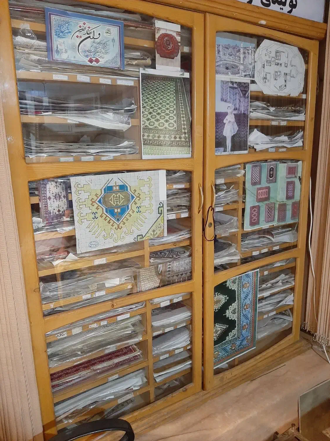 قفسه مخصوص بایگانی اسناد و قاب سلطنتی|کتابخانه، شلف، قفسه‌های دیواری|گنبد کاووس, |دیوار