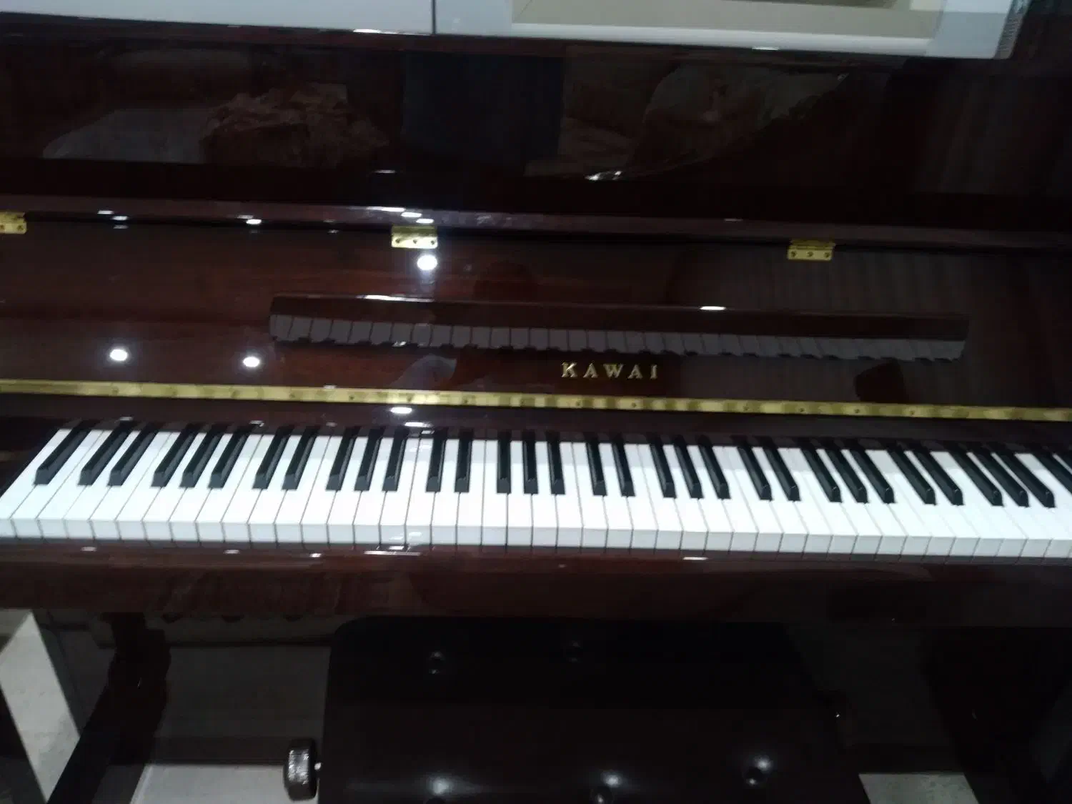 پیانو آکوستیک سالم تازه کوک شده|پیانو، کیبورد، آکاردئون|قزوین, |دیوار