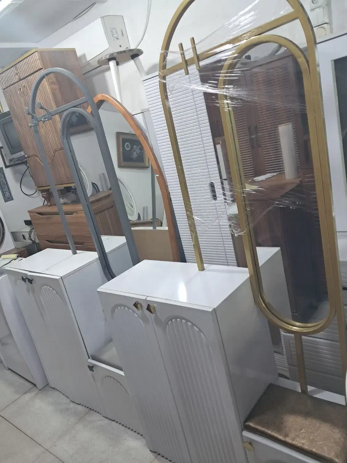 جاکفشی حال سالنی|جاکفشی، کمد، دراور|رشت, بازار|دیوار