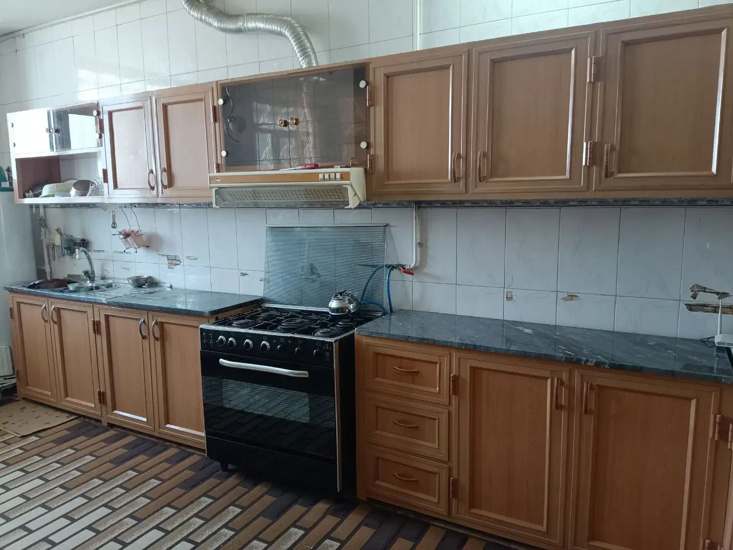 کابینت آلمینیوم در حد نو|مصالح و تجهیزات ساختمان|میمه, |دیوار