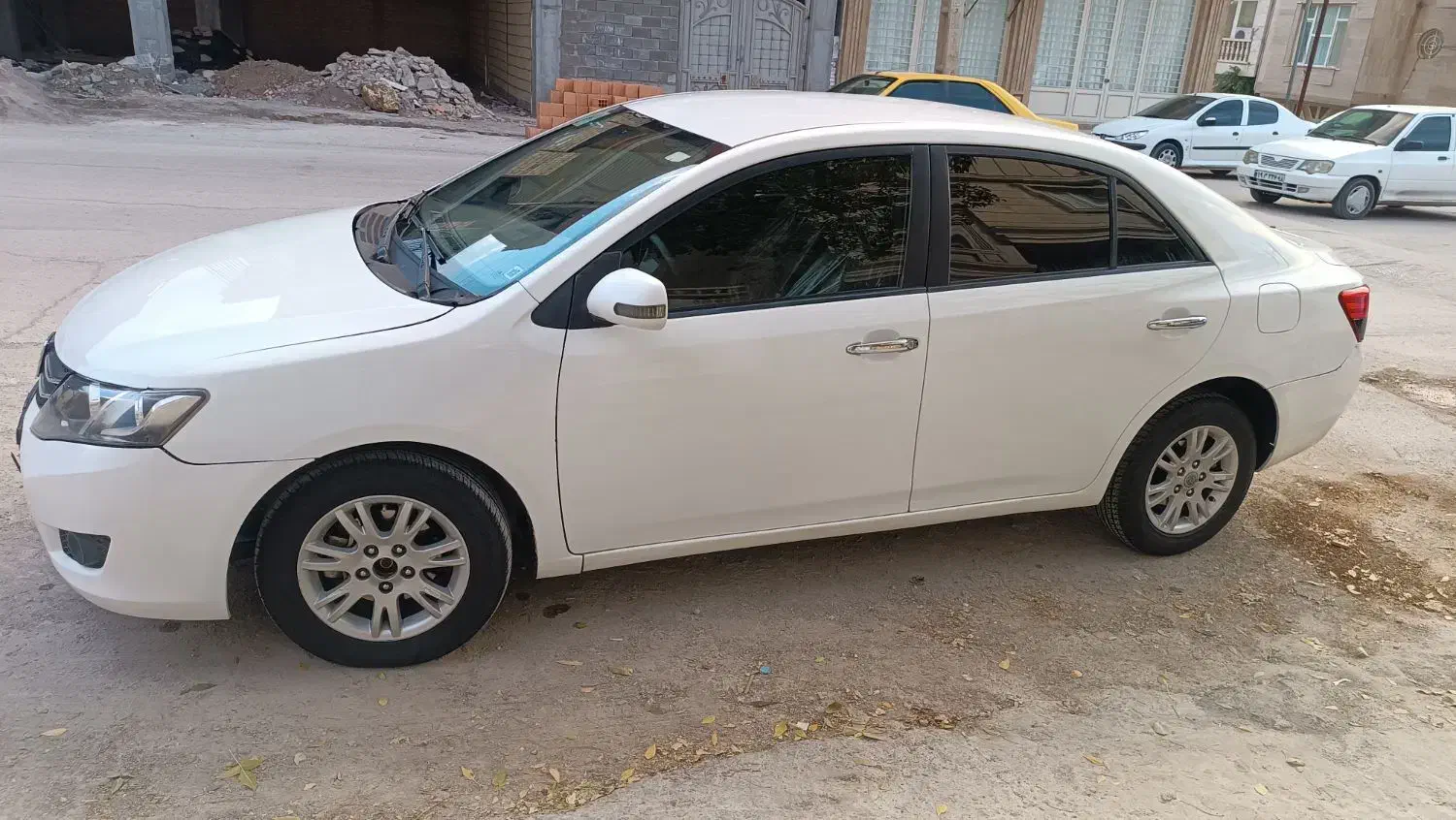 آریو اتومات مدل۱۳۹۷|خودرو سواری و وانت|ایوان, |دیوار