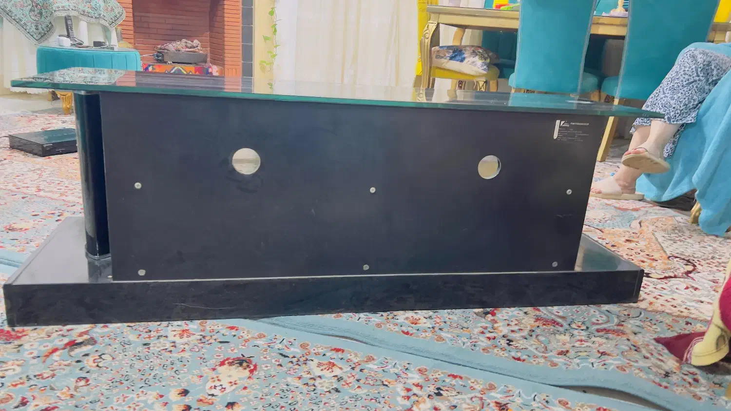 میز تلویزیونی کاملا سالم|میز تلویزیون|شیراز, میرزاکوچک خان|دیوار